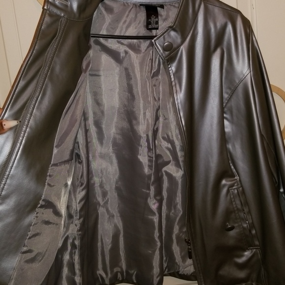 jacket - Picture 3 of 3